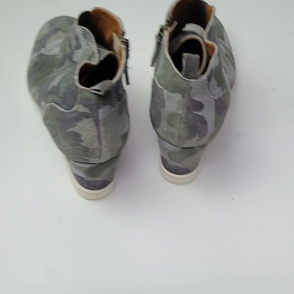 Linea Paolo Felicia Women's Platform Wedge Sneaker‎ Camouflage Size 9.5 - Picture 9 of 15